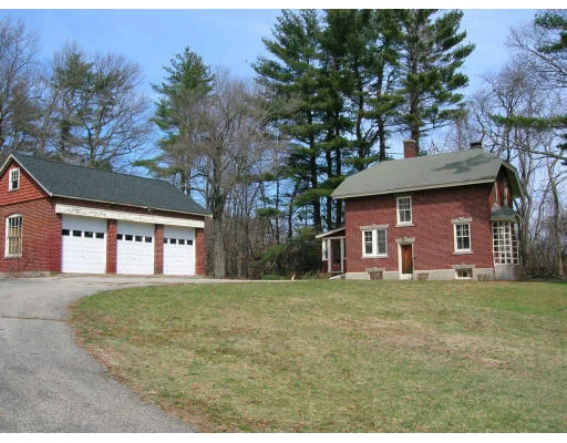 Unit for sale at 111 Haverhill Rd, Amesbury, MA 01913