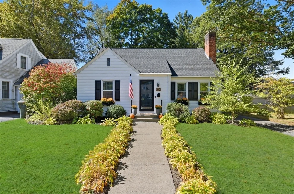 Unit for sale at 190 Whittum Ave, Springfield, MA 01118