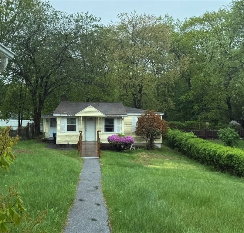 Unit for sale at 40 Phillips Ave, Shrewsbury, MA 01545