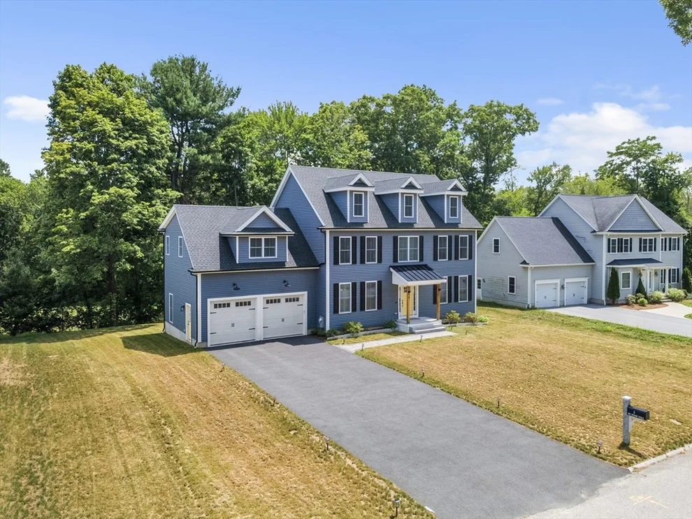 Unit for sale at 3 Oak Meadow Cir, Shrewsbury, MA 01545