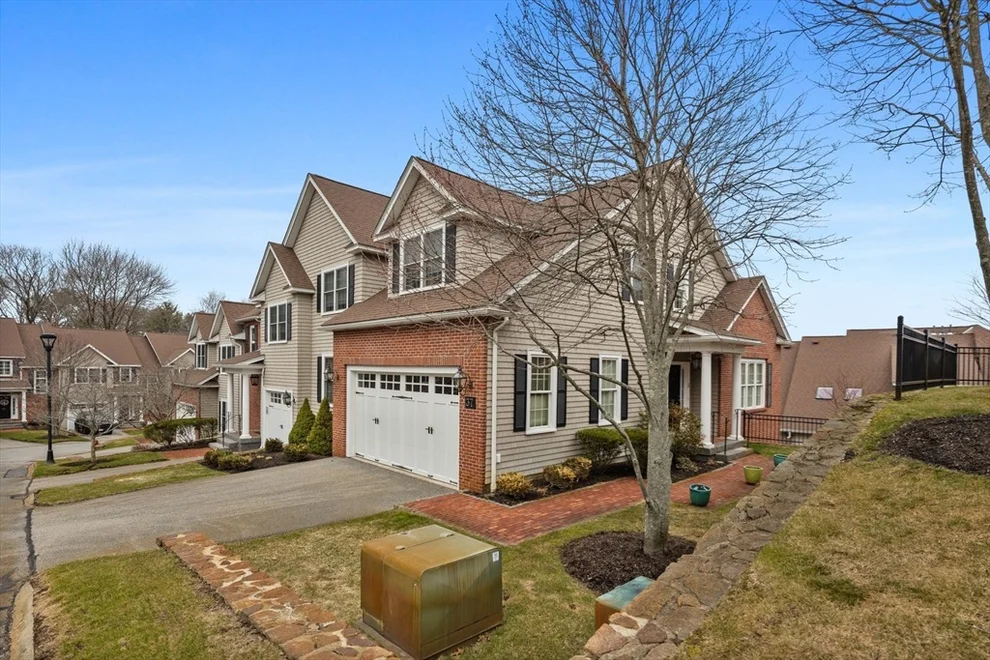 Unit for sale at 900 Lynnfield Street, Lynnfield, MA 01940