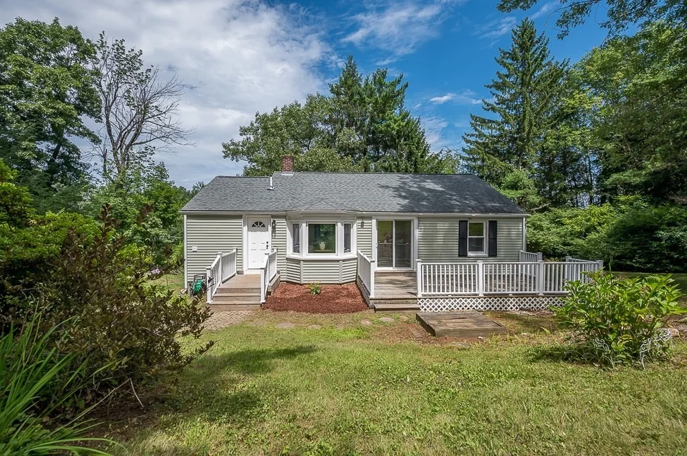 Unit for sale at 551 Pleasant Street, Paxton, MA 01612