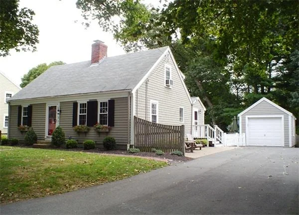 Unit for sale at 16 Sherwood Road, Hingham, MA 02043