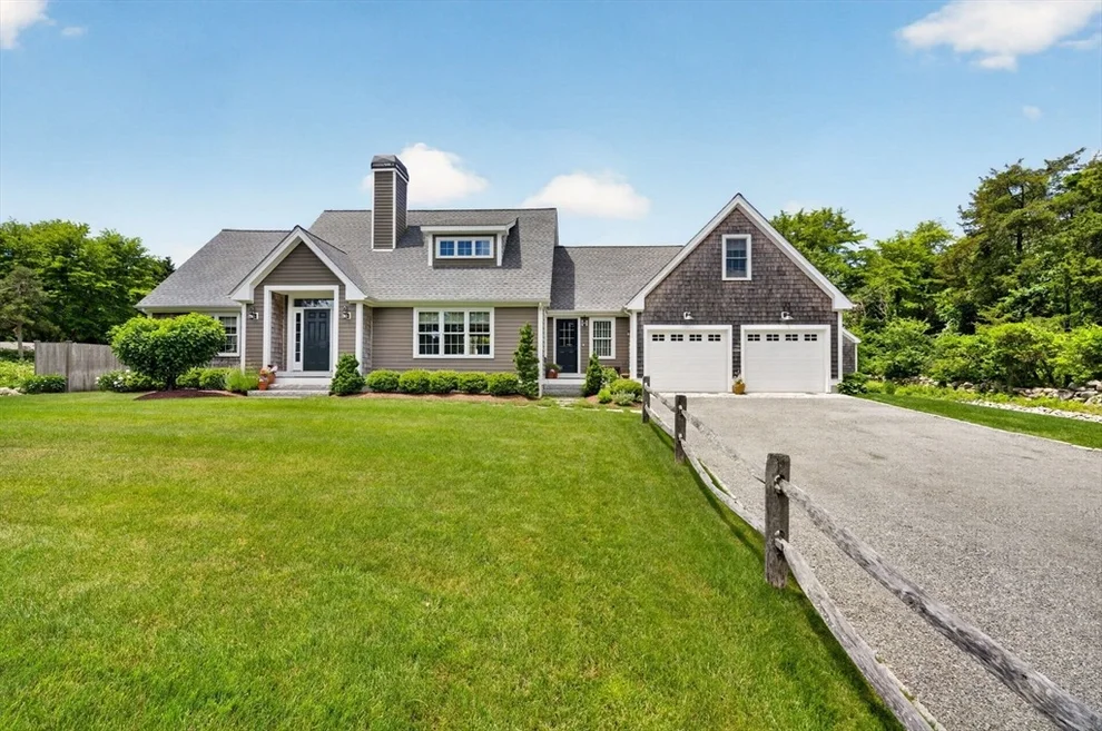 Unit for sale at 7 Ledgemont Ln, Dartmouth, MA 02748