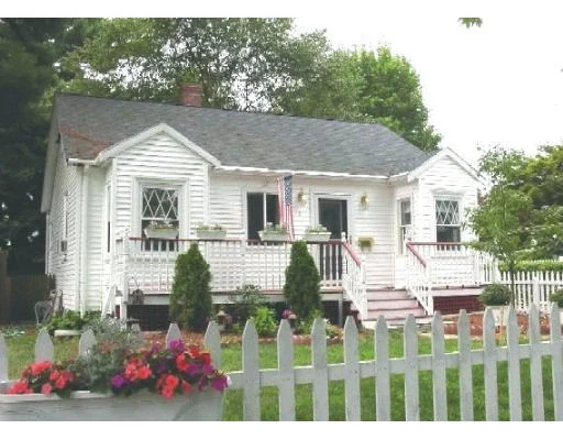Unit for sale at 6 Hayes Ave, Beverly, MA 01915