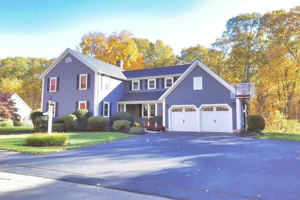 Unit for sale at 17 Fairway Ln, Medway, MA 02053