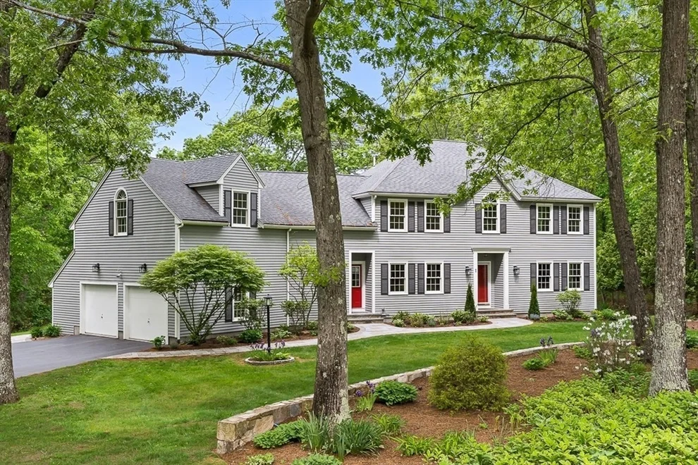 Unit for sale at 1 Woronoco Dr, Natick, MA 01760