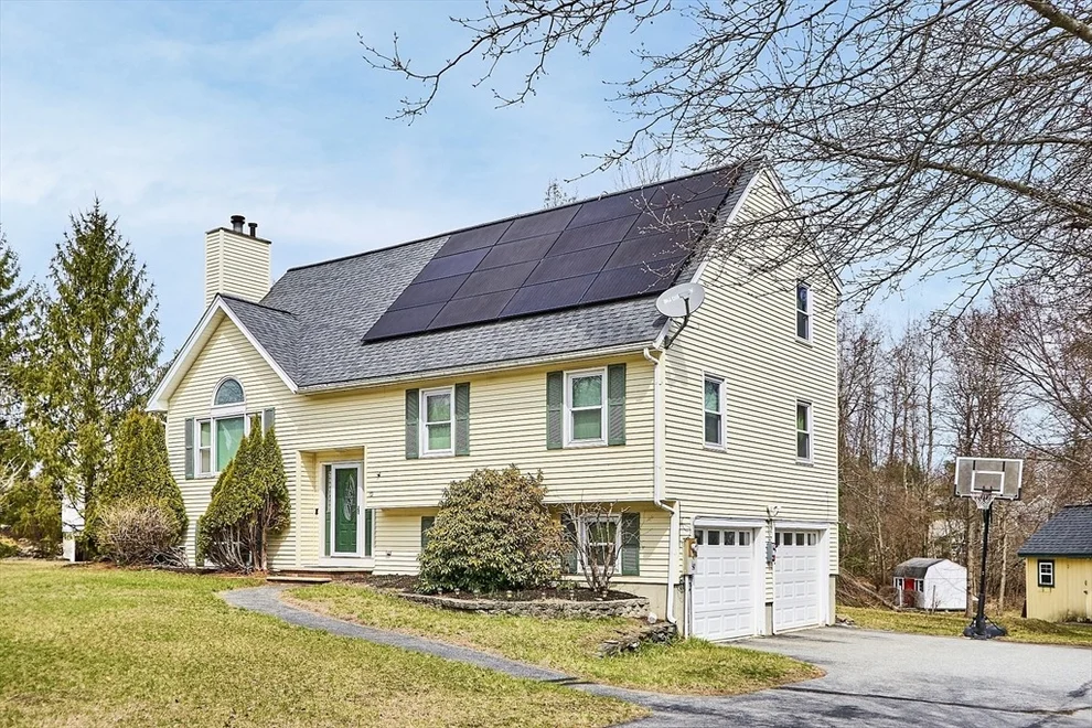 Unit for sale at 10 Merrimac Dr, Pepperell, MA 01463