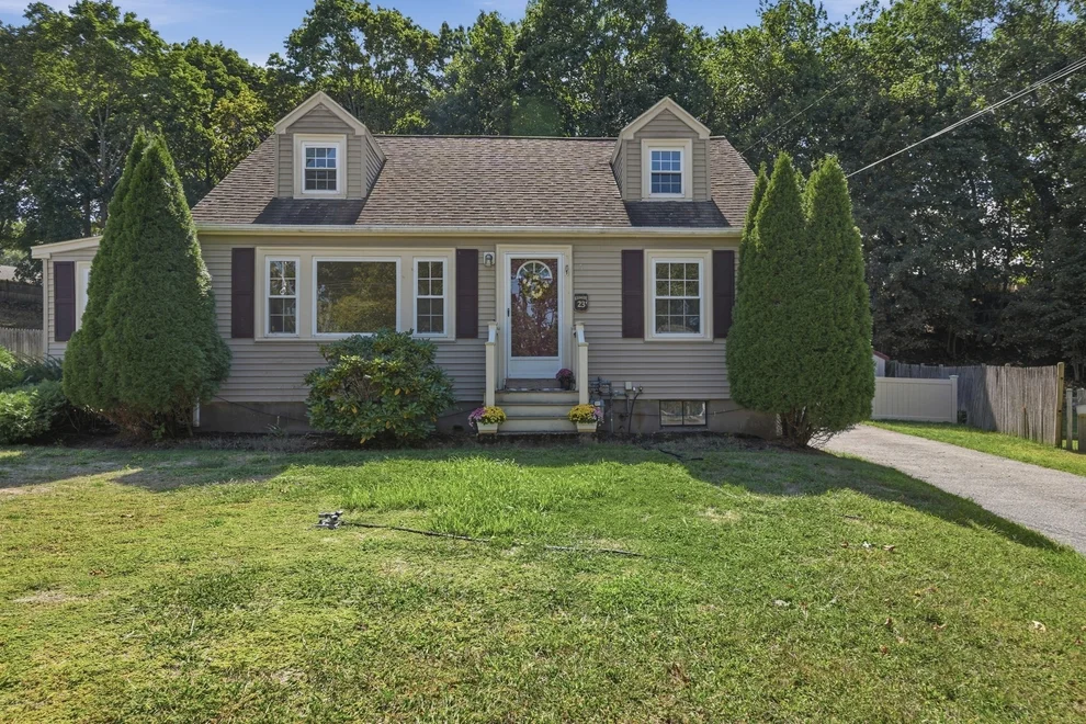 Unit for sale at 23 Mayflower Road, Woburn, MA 01801