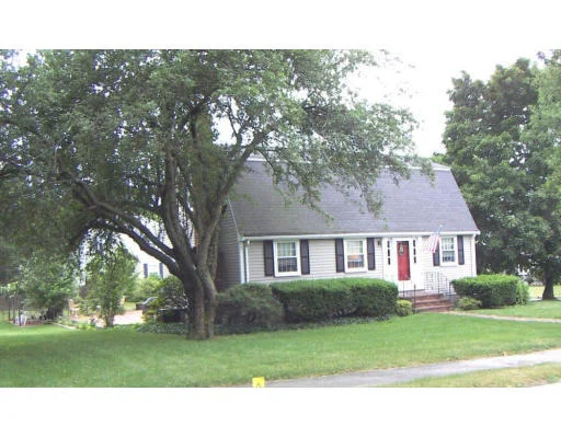 Unit for sale at 4 Old Coach Rd, Canton, MA 02021