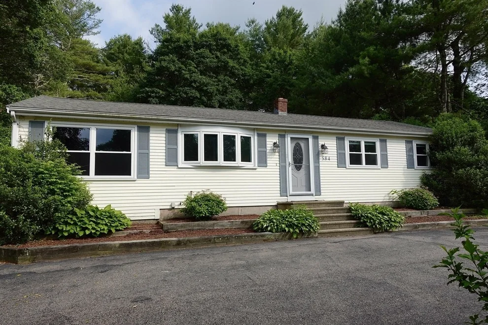 Unit for sale at 584 Washington St, Franklin, MA 02038