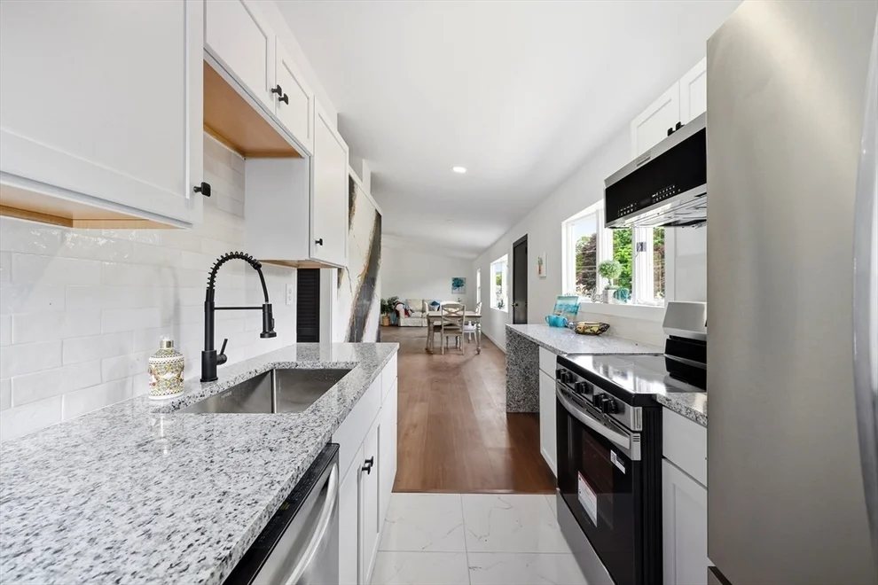 Unit for sale at 37 Sun Valley Rd, Holyoke, MA 01040
