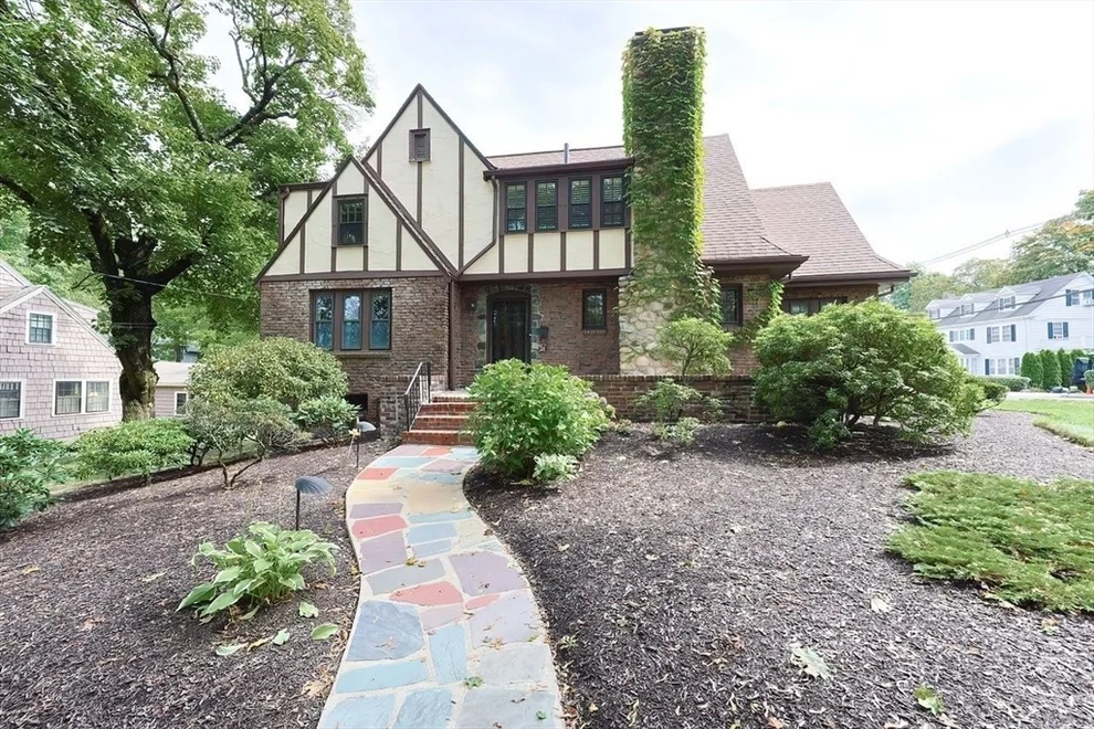 Unit for sale at 28 Exmoor Rd, Newton, MA 02459