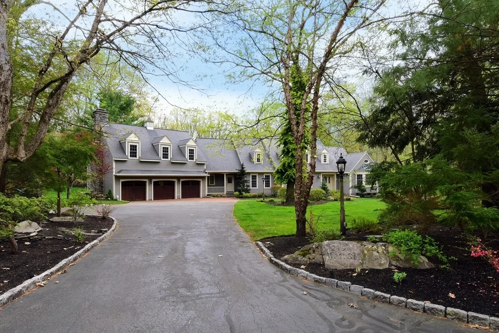 Unit for sale at 239 West St, Northborough, MA 01532