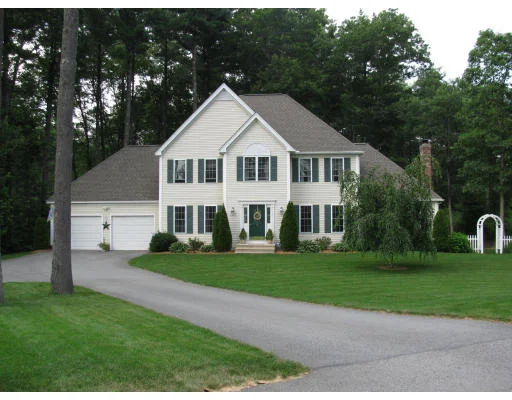 Unit for sale at 12 Catherines Way, Shirley, MA 01464