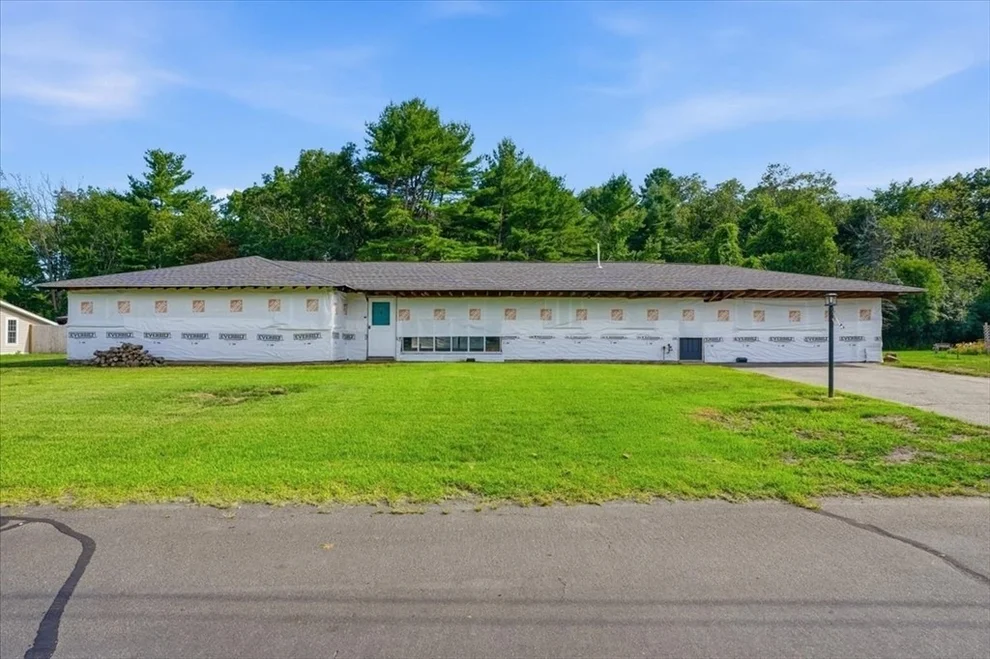 Unit for sale at 5 Richard Rd, Hingham, MA 02043