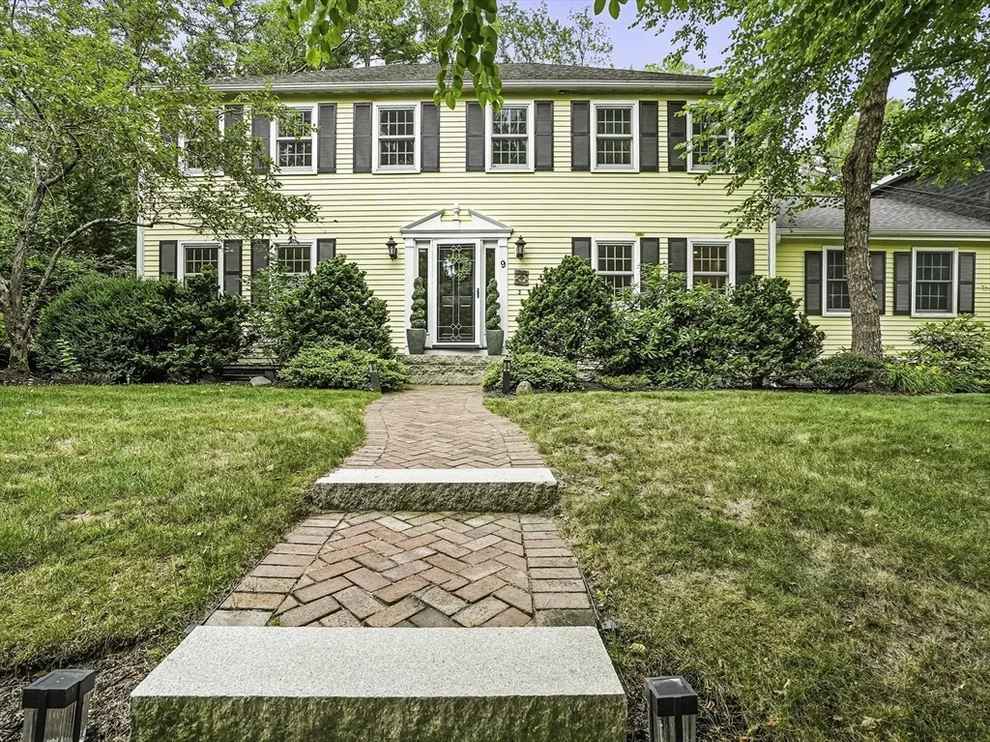 Unit for sale at 9 Oak Hill Road, Natick, MA 01760