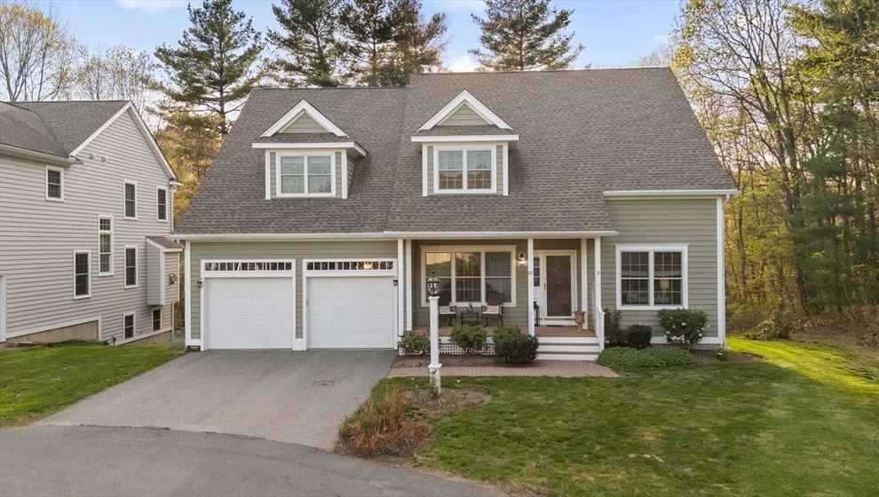 Unit for sale at 87 Mayflower Dr, North Andover, MA 01845