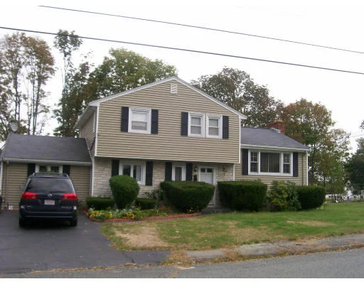 Unit for sale at 7 Flint Locke Rd, Randolph, MA 02368