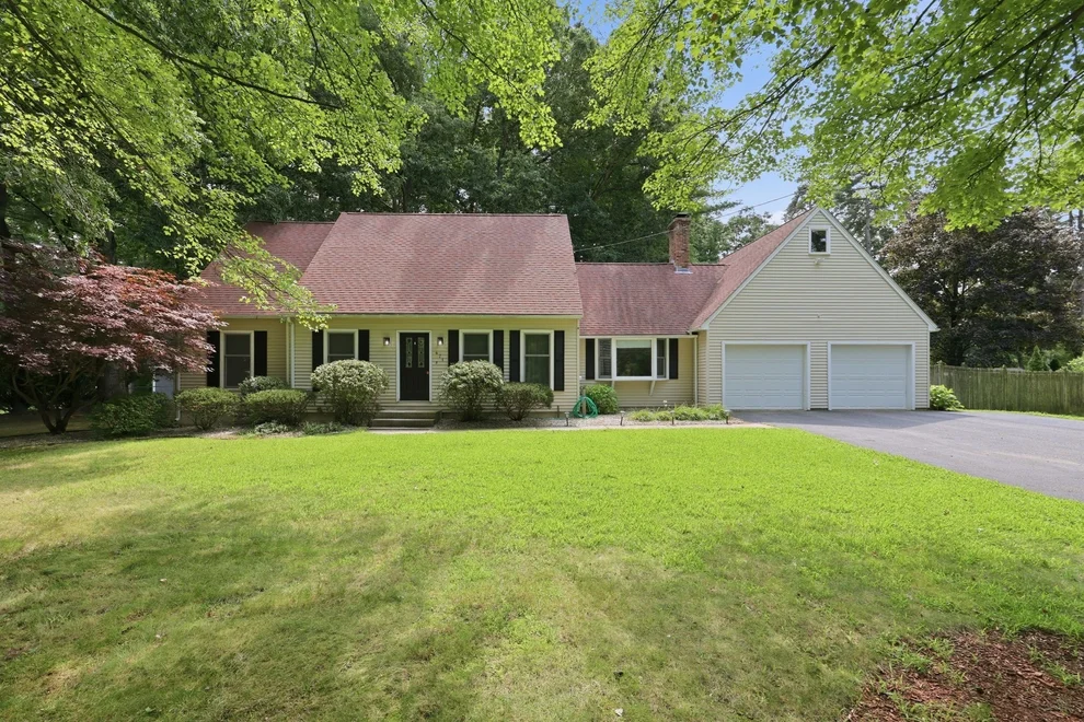 Unit for sale at 471 Porter Rd, East Longmeadow, MA 01028