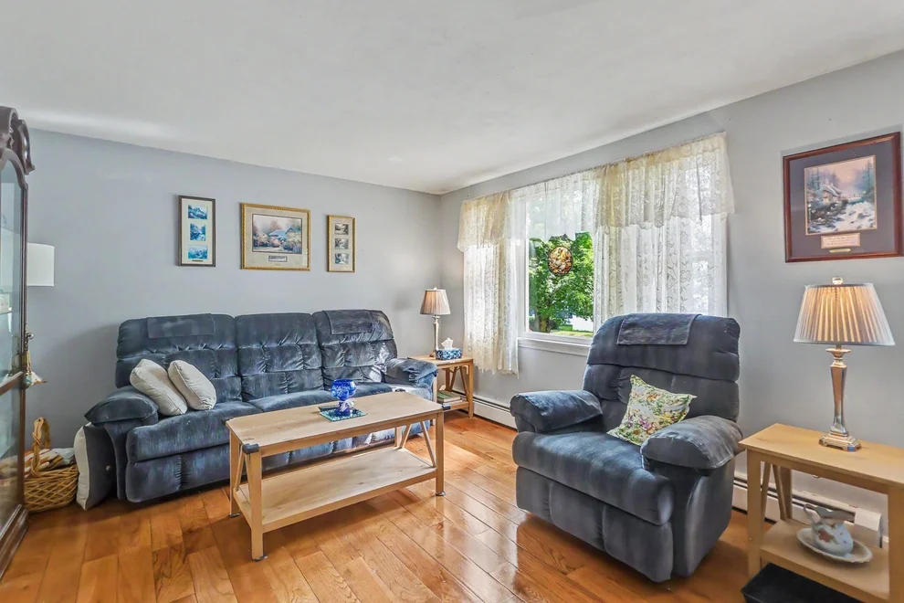 Unit for sale at 10 Lincoln Avenue, Haverhill, MA 01830