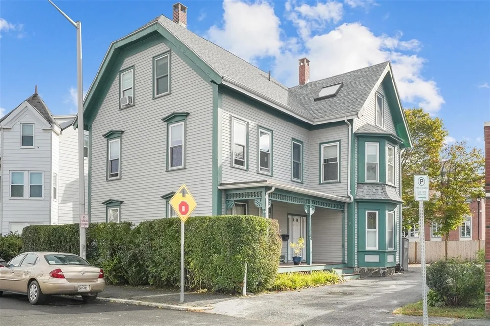 Unit for sale at 3 Knowlton St, Beverly, MA 01915