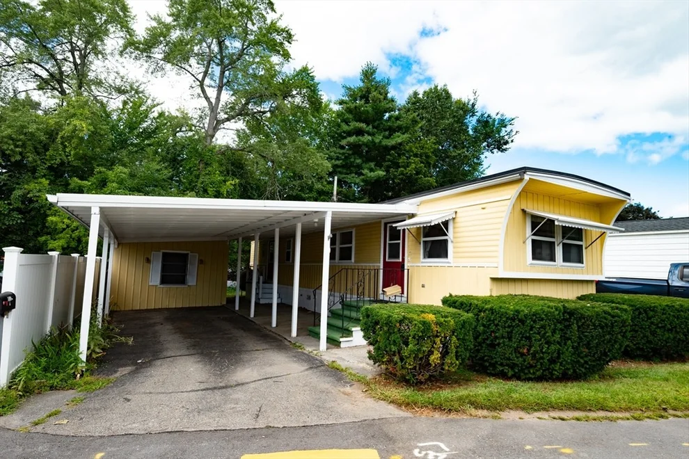 Unit for sale at 276 Lunenburg St, Fitchburg, MA 01420