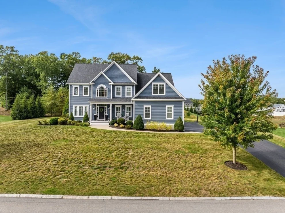 Unit for sale at 4 Oxbow Dr, Plainville, MA 02762