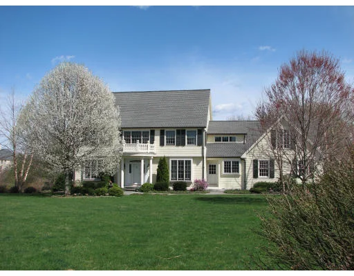 Unit for sale at 32 Lovers Lane, Southborough, MA 01772