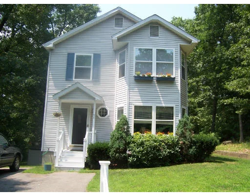 Unit for sale at 94 Hayward Street, Hopkinton, MA 01748