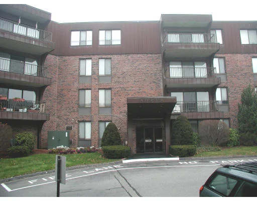 Unit for sale at 1006 Paradise Rd, Swampscott, MA 01907