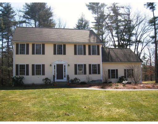 Unit for sale at 5 Vineyard Road, Westford, MA 01886