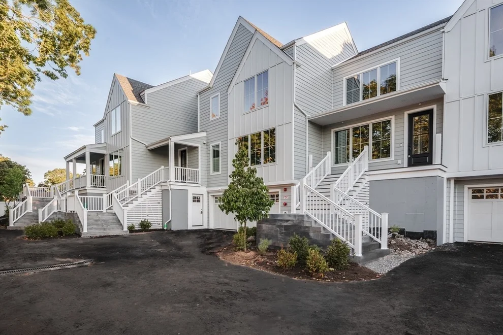 Unit for sale at 15-17 Jewett Pl, Newton, MA 02458