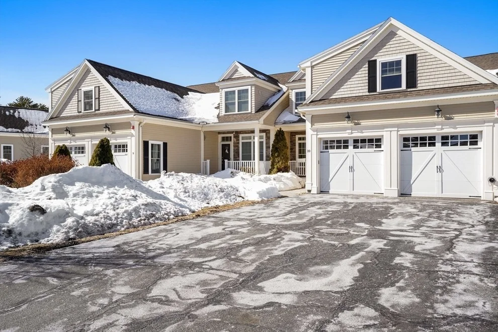 Unit for sale at 10 Fairway Dr, Topsfield, MA 01983