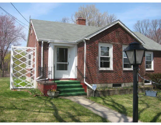Unit for sale at 53 Cove Ave, Framingham, MA 01702