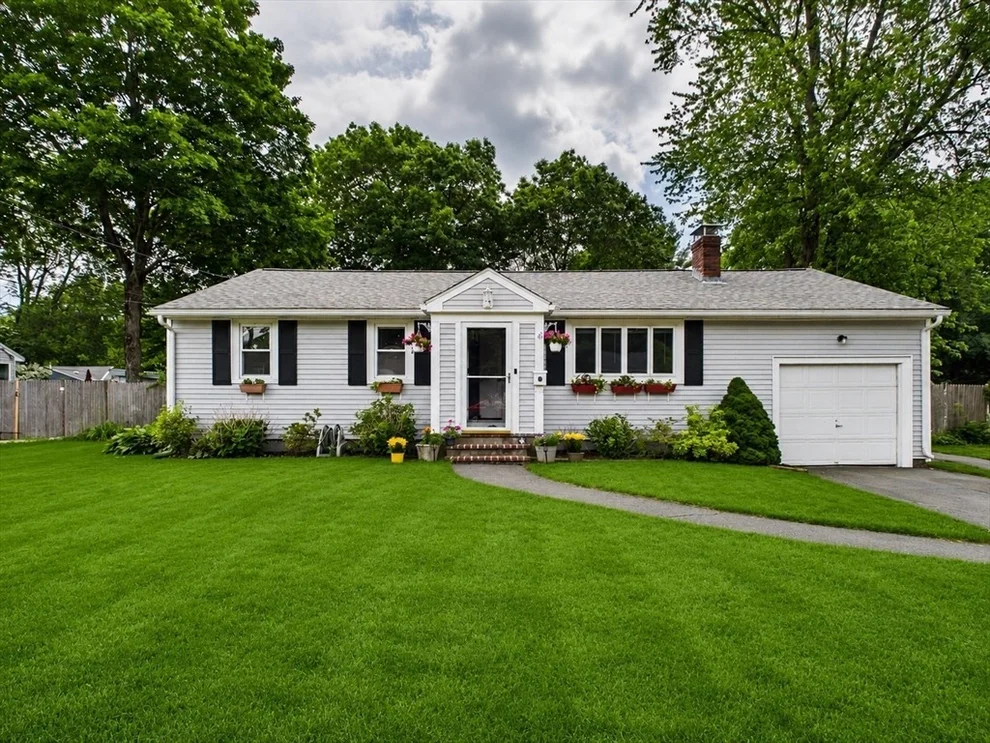 Unit for sale at 41 Essex Road, Sharon, MA 02067