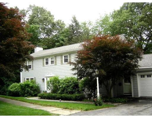 Unit for sale at 16 Surrey Lane, Worcester, MA 01609