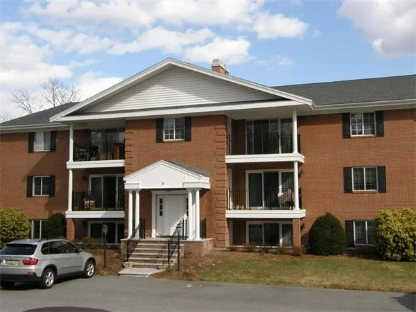 Unit for sale at 5 April Ln, Lexington, MA 02421