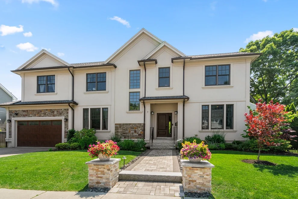 Unit for sale at 7 Fredette Road, Newton, MA 02459