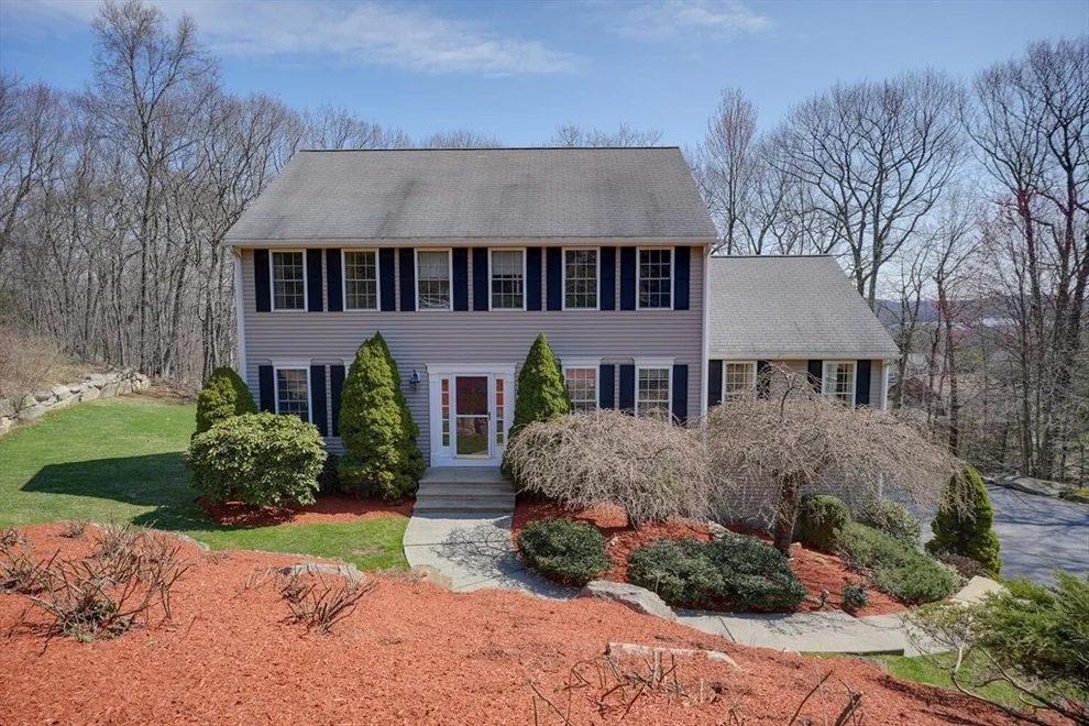 Unit for sale at 6 Boston Hill Cir, Shrewsbury, MA 01545