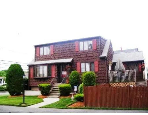 Unit for sale at 2 Krochmal Rd, Peabody, MA 01960