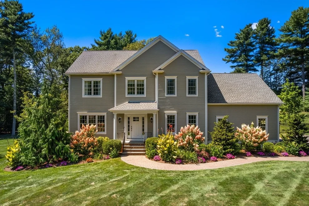 Unit for sale at 885 Old Post Road, Walpole, MA 02081