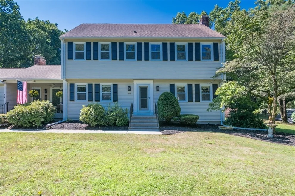 Unit for sale at 49 Quinnehtuk Rd, Longmeadow, MA 01106