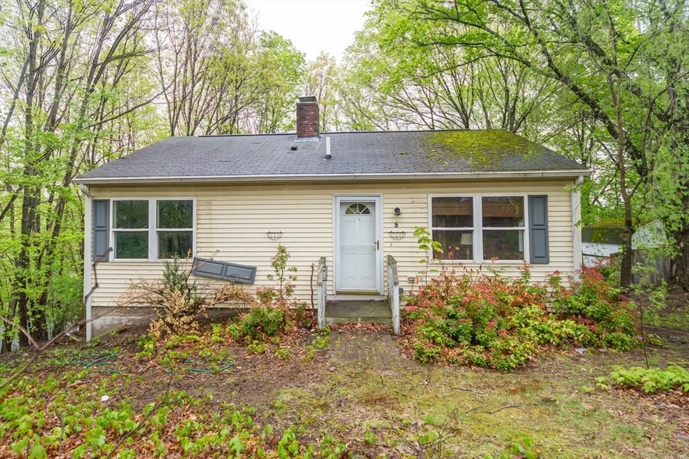 Unit for sale at 7 Upland Terrace, Natick, MA 01760