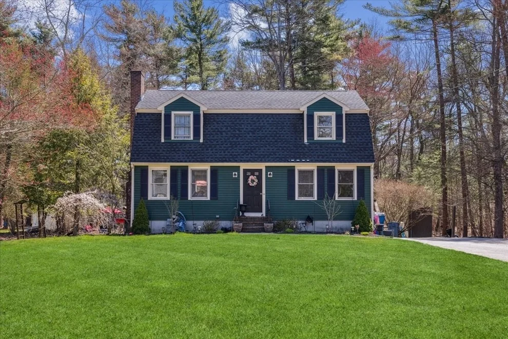 Unit for sale at 14 Fieldcrest Lndg, East Bridgewater, MA 02333