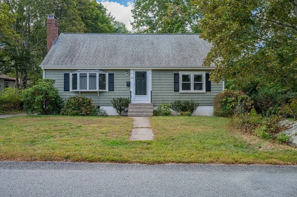 Unit for sale at 124 King Hill Road, Braintree, MA 02184