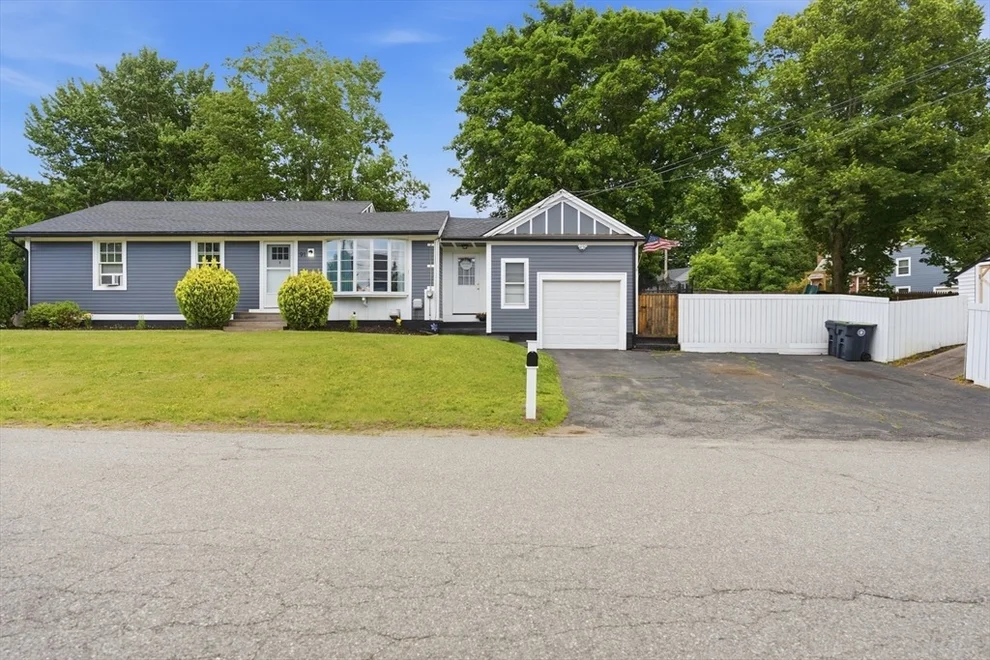 Unit for sale at 91 Bunkerhill Pkwy, West Boylston, MA 01583