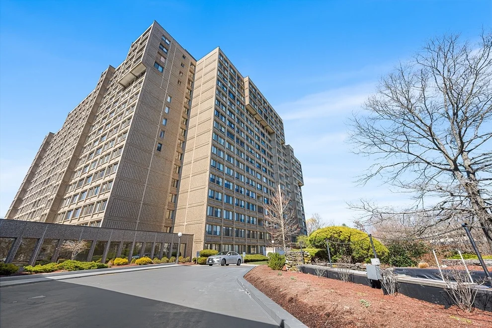Unit for sale at 250 Hammond Pond Pkwy, Newton, MA 02467