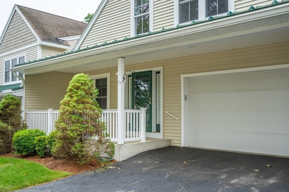 Unit for sale at 43 Blossom Sq, Holden, MA 01520