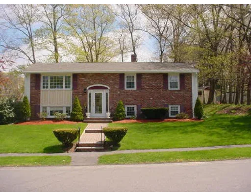 Unit for sale at 2 Berkshire Rd, Peabody, MA 01960